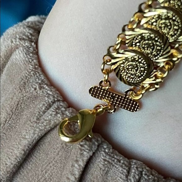 Gold Tone Coin Bracelet - Picture 5 of 7